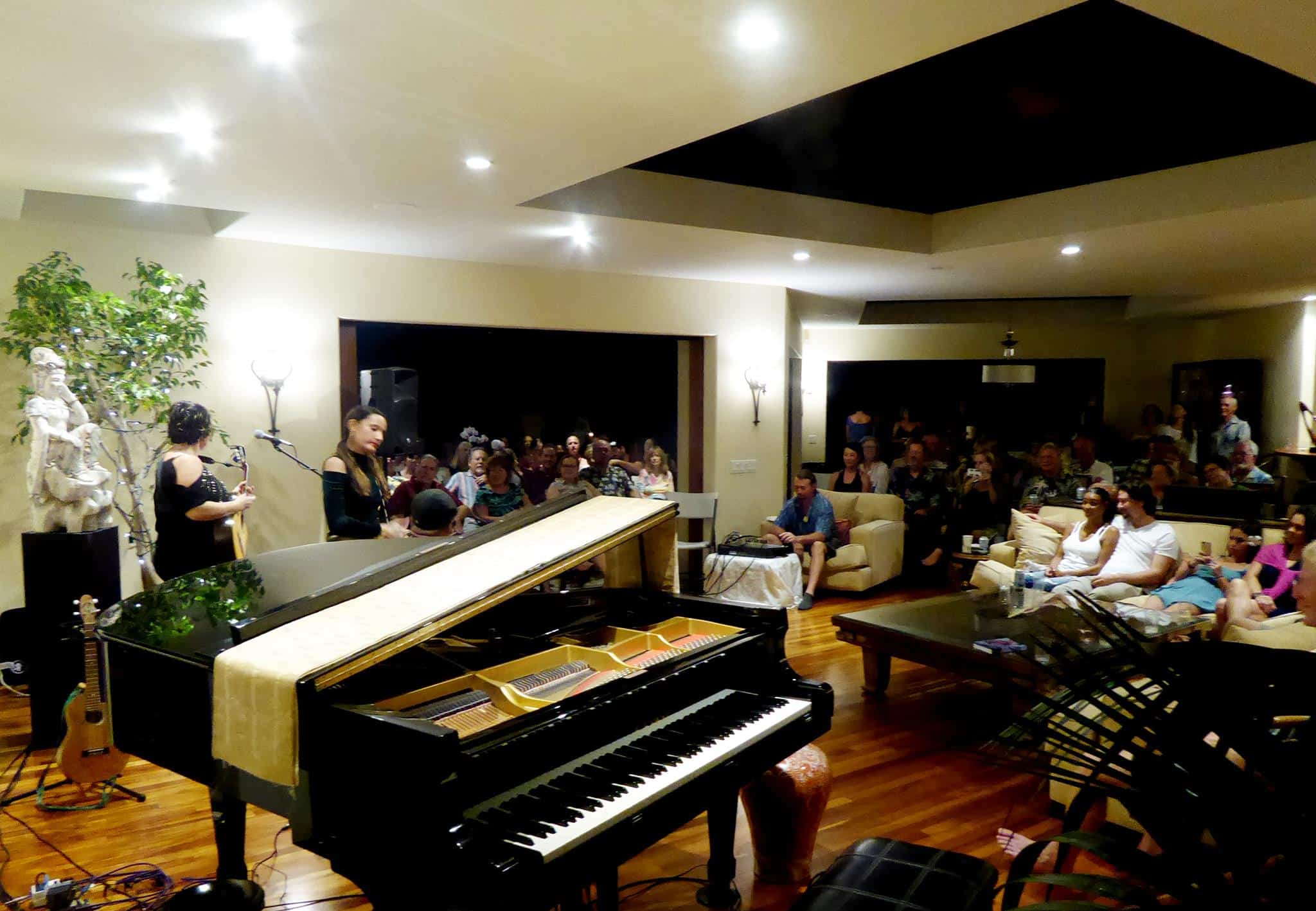 Taimane Gardner and Her Trio (The Beautiful Venue)